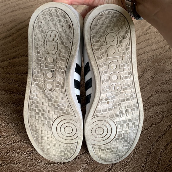 adidas Classic White and Black Womens Sneakers, Size 9. - Picture 6 of 7